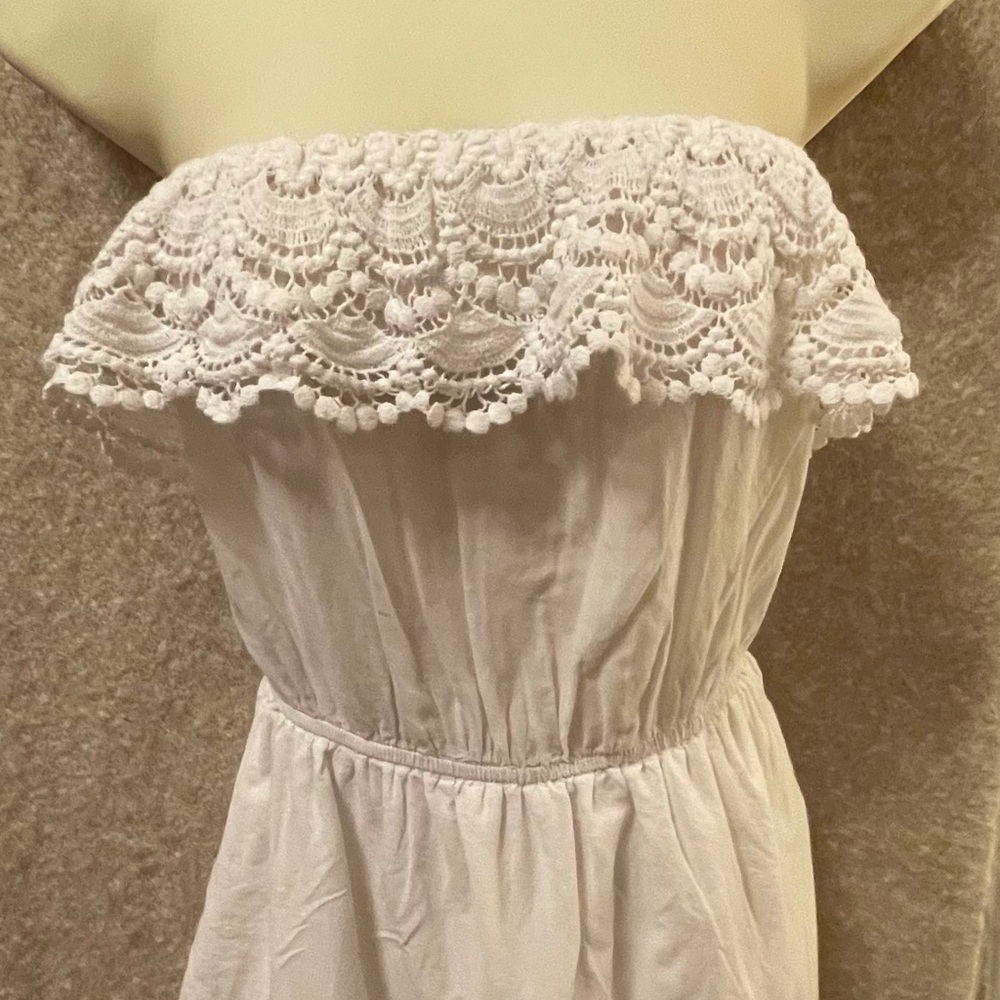 Dainty strapless sundress